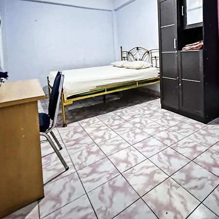 Oyo 91757 Surya Hotelneartaman Anggrek Pkk Watansoppeng Lalabata Exterior photo