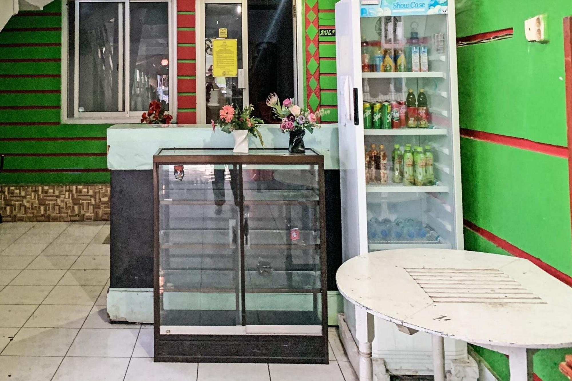 Oyo 91757 Surya Hotelneartaman Anggrek Pkk Watansoppeng Lalabata Exterior photo