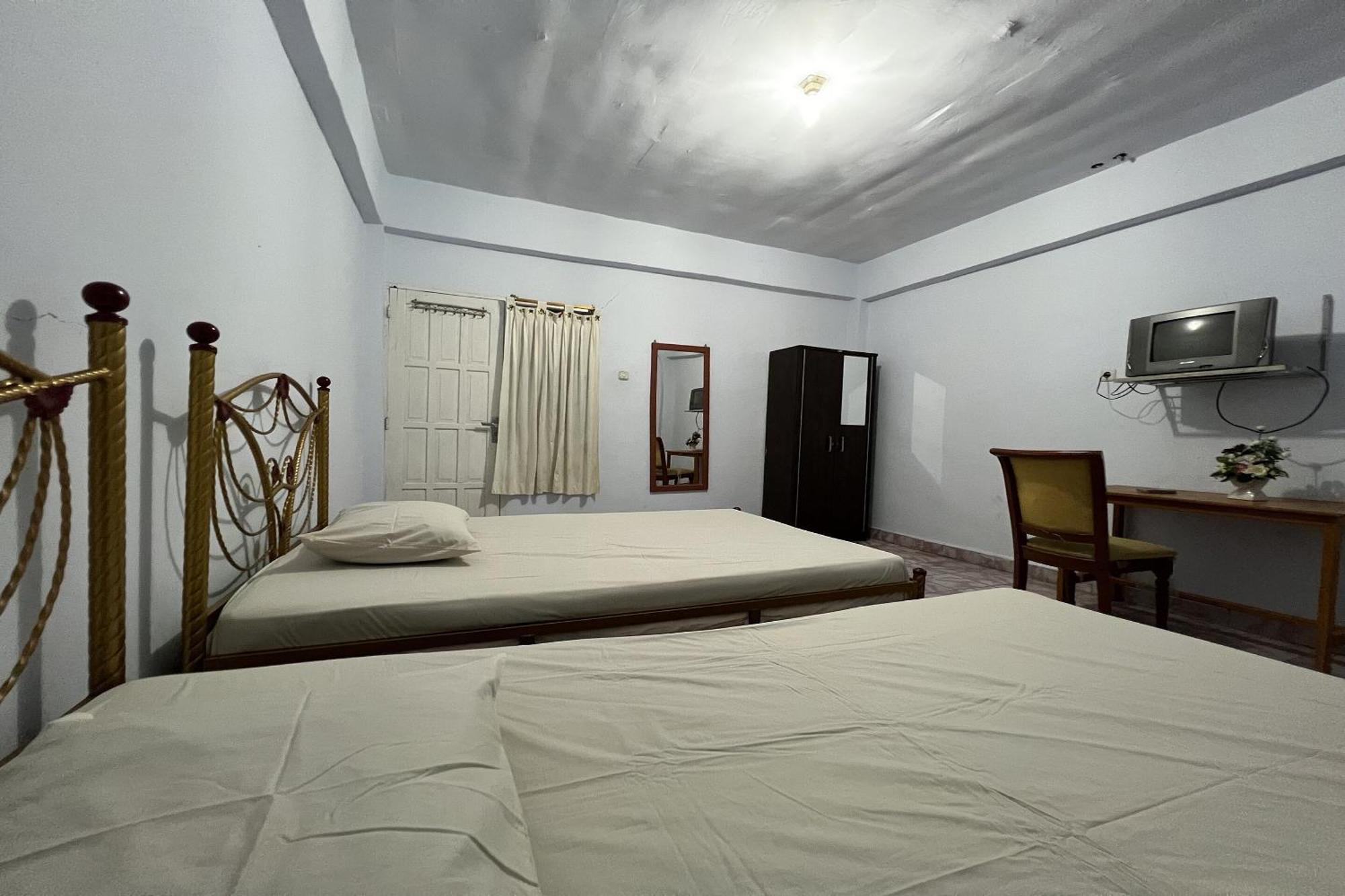 Oyo 91757 Surya Hotelneartaman Anggrek Pkk Watansoppeng Lalabata Exterior photo
